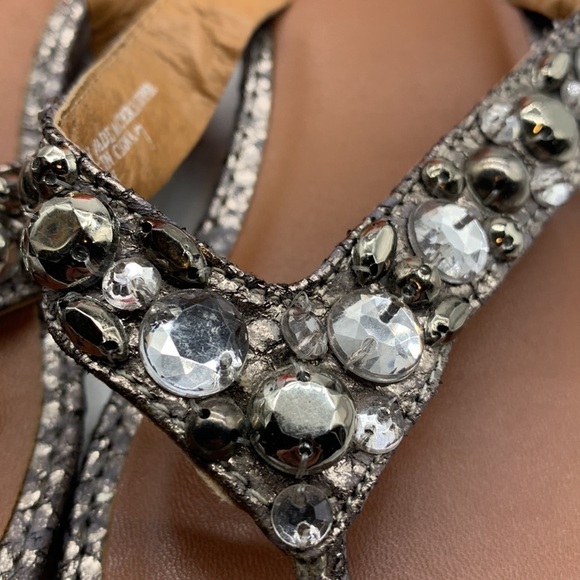 Yellow Box silver Rhinestone Embellished Flio Flop Sz 7. FFT0551B - Picture 4 of 9